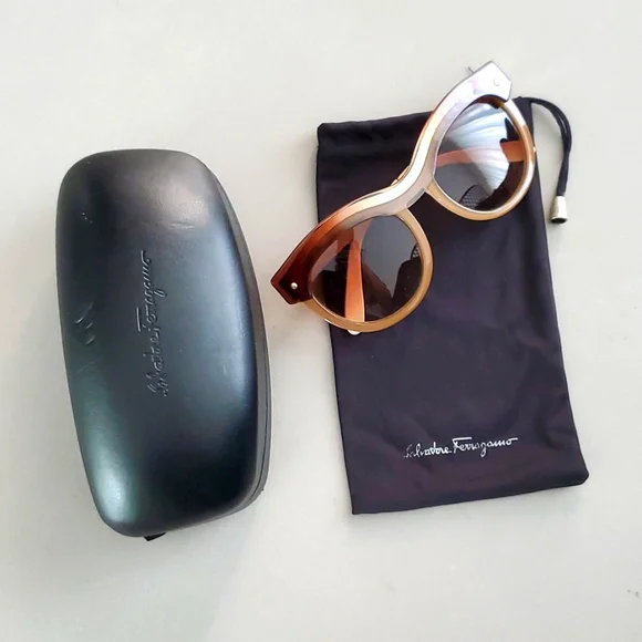 NWT Made in Italy Salvatore Ferragamo Brown Sunglasses Amazon.com: Ferragamo Brown Gradient Oval Sunglasses SF668  main image 4